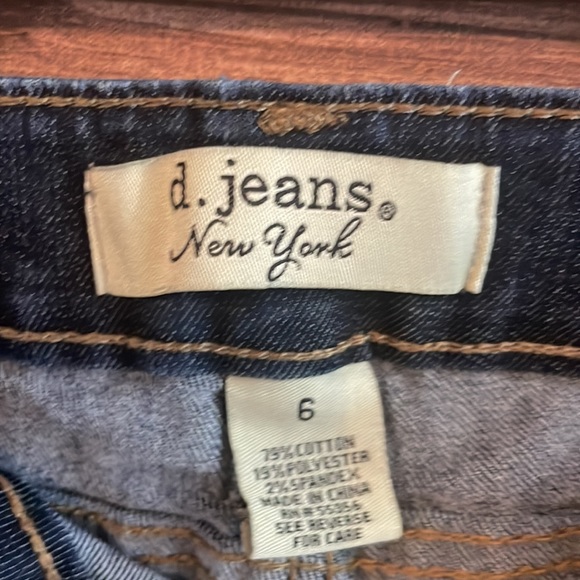 Jean capris - Picture 2 of 6